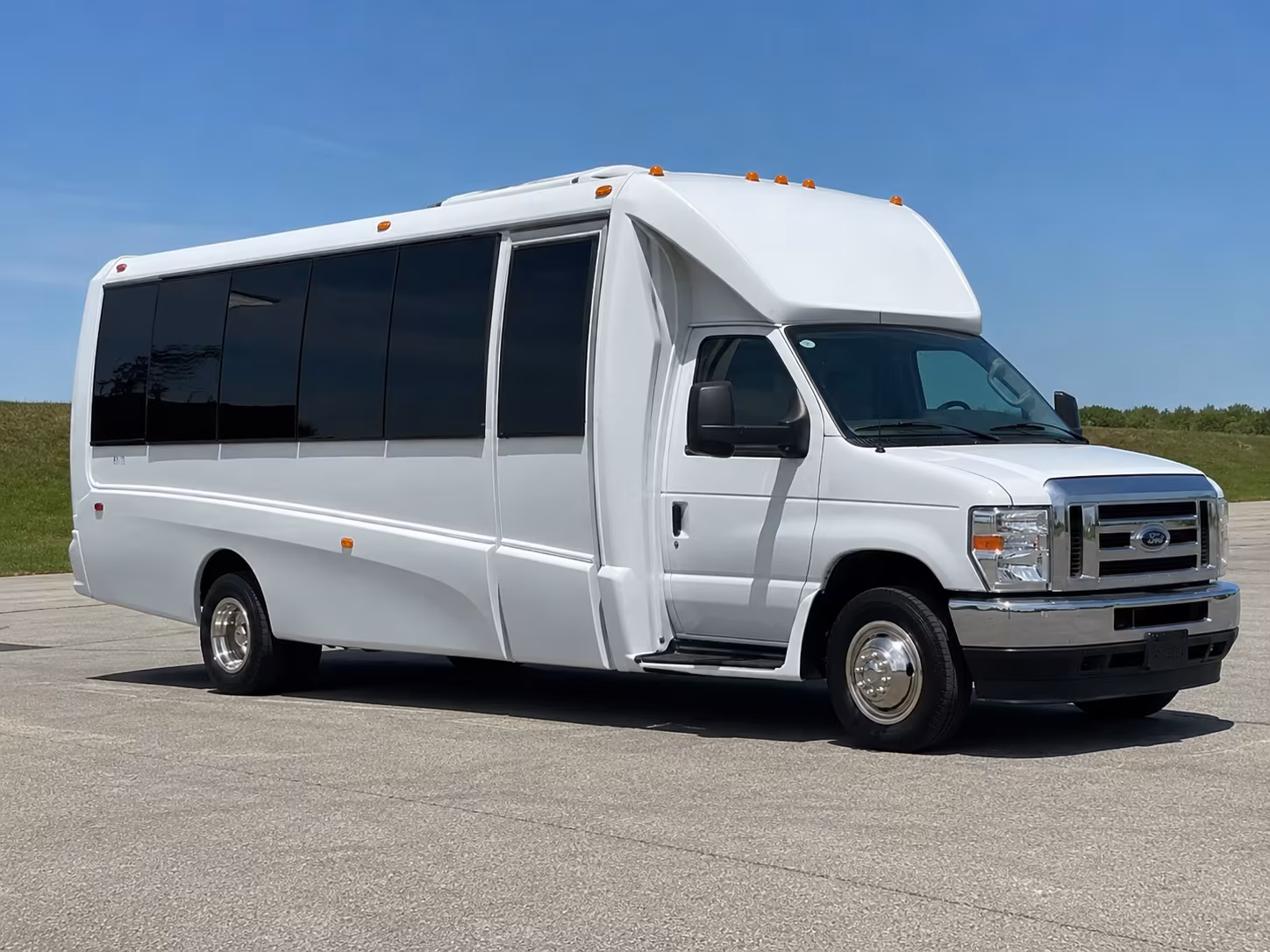 party buses for bachelorette wine tours around the coachella valley