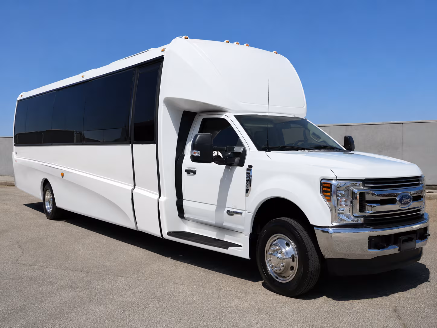 wedding buses and shuttle services across the coachella valley